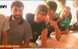 Người dân Palestine ngóng chờ... bánh mì giá nửa USD