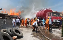 Bình Định: Cháy dữ dội tại Cảng Quy Nhơn