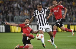 Chấn thương, Arturo Vidal khó có cửa đến Manchester United