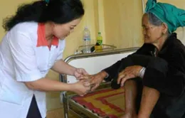 Quảng Ngãi hỗ trợ cho người dân mắc bệnh lạ
