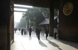 Giới chức Nhật Bản thăm đền Yasukuni