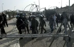 Ai Cập: Phiên xét xử cựu Tổng thống Morsi hoãn đến 2014
