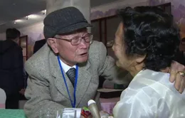 Đẫm nước mắt cuộc đoàn tụ các gia đình ly tán hai miền Triều Tiên
