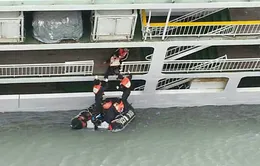 Hàn Quốc huy động tối đa lực lượng giải cứu hành khách trong vụ đắm tàu