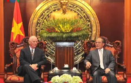 Chủ tịch Quốc hội Nguyễn Sinh Hùng tiếp Ủy ban Đối ngoại Thượng viện Mỹ