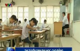 39 thí sinh bị đình chỉ thi trong ngày đầu tiên kì thi ĐH, CĐ 2014 đợt 1