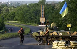 Tổng thống Ukraine ra lệnh siết chặt vòng vây tại miền Đông Ukraine