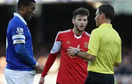 Premier League lại "nóng" vì vấn đề trọng tài