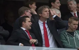 "Người nhện" Van der Sar trở lại Old Trafford, làm "phó tướng" cho Van Gaal?