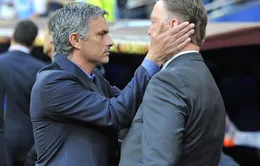 Jose Mourinho ghen tỵ với Louis van Gaal vì chiếc "ghế nóng" tại Man Utd