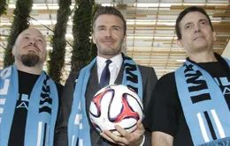 "Ngứa nghề", David Beckham úp mở chuyện xỏ giày trở lại