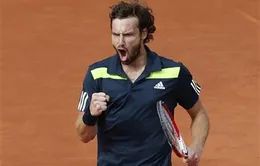 Roland Garros: Đá văng Berdych, "hiện tượng" Gulbis tiếp tục gây sốc