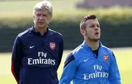 WIlshere lên tiếng xin lỗi vì đua đòi hút thuốc
