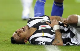 Chuyển nhượng tối 6/8: Auturo Vidal "từ chối khéo" Man Utd bằng... chấn thương