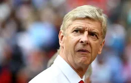 HLV Arsene Wenger khẳng định Arsenal sẽ mua thêm trung vệ