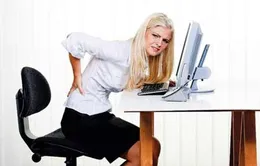 Vì sao dân văn phòng dễ bị thoái hóa cột sống?