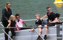 Jolie – Pitt thuê du thuyền hạng sang đưa con đi chơi