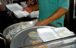 Hộp xốp đựng thức ăn gây hại gan
