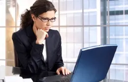 Sử dụng máy tính kéo dài dễ bị khô mắt 