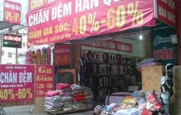 Rét muộn, chăn ga gối đệm giảm giá 60% vẫn ế khách