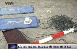 Ôtô đâm vào Trạm kiểm tra tải trọng xe lưu động tại Hà Nam