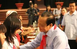 Lãnh đạo TP.HCM gặp gỡ thiếu nhi thành phố