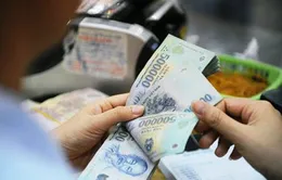 Lãi suất giảm, các ngân hàng mạnh tay mua trái phiếu