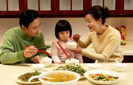 Làm gì khi bé lười ăn do thuốc?
