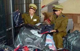 Hà Nội: Tiêu hủy gần 60.000 nhãn mác hàng hiệu giả mạo
