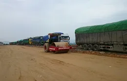Phó Thủ tướng Nguyễn Xuân Phúc khen lực lượng xử lý đối tượng bảo kê xe quá tải