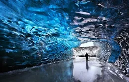 Kỳ ảo vẻ đẹp hang động băng ở Skaftafell, Iceland