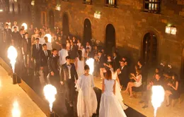 VNTM 2013: Top 18 lúng túng khi catwalk với lửa