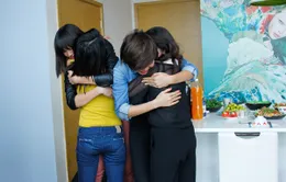 Đoàn tụ người thân, top 4 VNTM 2013 bật khóc nức nở
