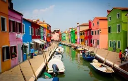 Dạo bước trên hòn đảo sắc màu Burano, Italy