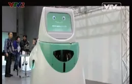 VIDEO: Robot giúp phát thuốc và  lấy mẫu xét nghiệm