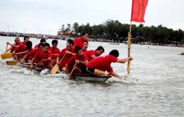 Sôi nổi ngày hội đua thuyền vượt hồ sông Đà