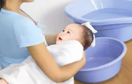 Cách tắm bé an toàn khi trời lạnh