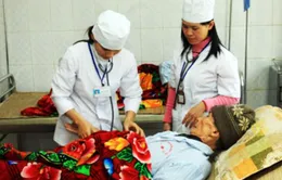 Giữ sức khỏe người cao tuổi khi trời lạnh