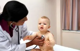 Phòng bệnh viêm họng cho trẻ trong mùa hè