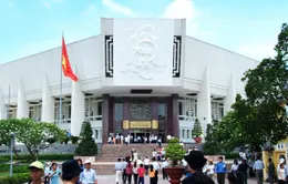 Bảo tàng Hồ Chí Minh sẽ phục vụ du khách buổi trưa 