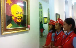 Triển lãm "Sắc hoa tháng 11" mừng ngày Nhà giáo Việt Nam