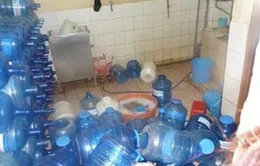 Hà Nội: Thu hồi 5 loại nước đóng chai nhiễm khuẩn