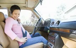 Đi chơi bằng ô tô trong thai kỳ có an toàn?