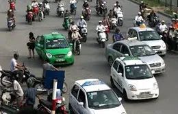 Hà Nội: Phù hiệu taxi - Không loại trừ chiêu đối phó, làm giả