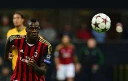 Milan 1-2 Napoli: Tội đồ Balotelli dâng chiến thắng cho đối thủ