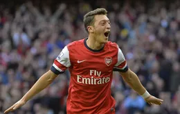 VIDEO: Ozil chói sáng, "Pháo thủ" bắn hạ "hoàng yến" 