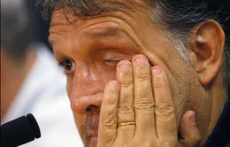 Barca đứt mạch chiến thắng, HLV Martino chỉ trích trọng tài