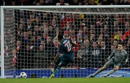 Những bức ảnh đẹp nhất trận Arsenal 0-2 Bayern của Tom Jenkins