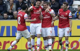 Hạ gục Hull City, Arsenal giúp Man Utd uy hiếp Everton 