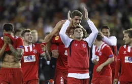Europa League: Sevilla nghẹt thở vượt qua Valencia giành vé vào chung kết